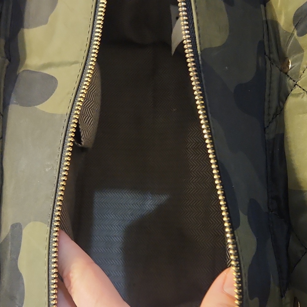 CAMO PRINT HANBAG - Picture 3 of 4